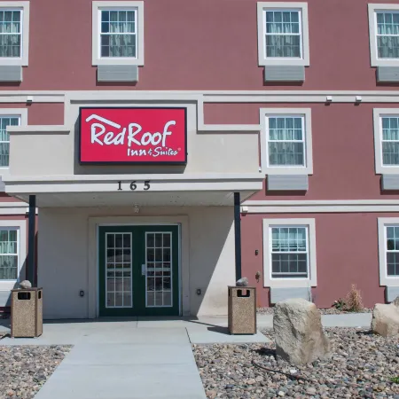 Red Roof Inn & Suites Dickinson