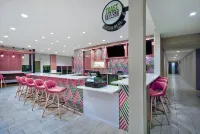 Holiday Inn ERIE by IHG - bar