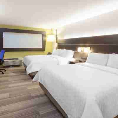 Holiday Inn Express & Suites Morehead City Rooms