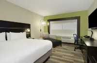 Holiday Inn Express & Suites Brookshire - Katy Freeway