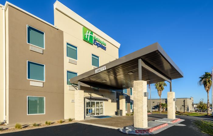 Holiday Inn Express & Suites BASTROP by IHG