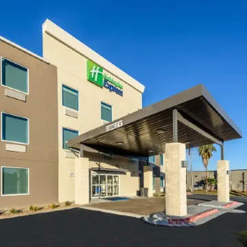 Holiday Inn Express & Suites BASTROP by IHG