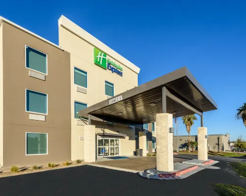 Holiday Inn Express & Suites BASTROP by IHG Hotels in Bastrop County