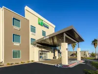 Holiday Inn Express & Suites Bastrop Hotels near World's Largest Gingerbread Man