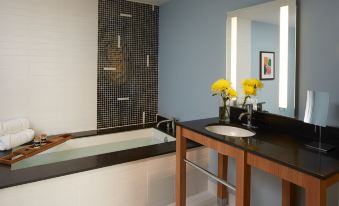 Kimpton Shorebreak Resort