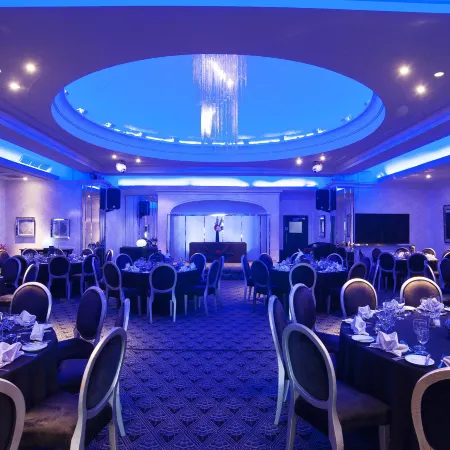 Cumberland Hotel - Oceana Collection