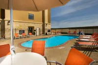 Hampton Inn Temple - Pools