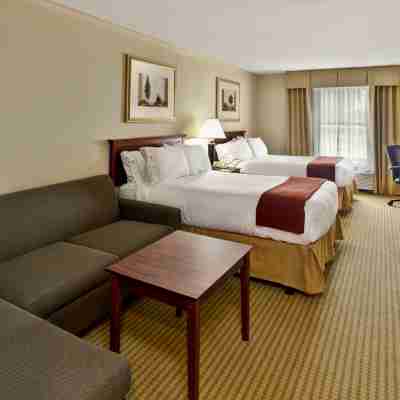 Holiday Inn Express Breaux Bridge/Henderson Rooms