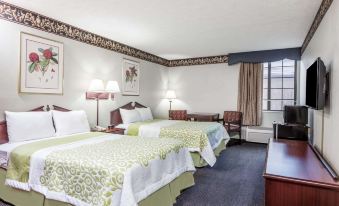 Days Inn & Suites by Wyndham Youngstown / Girard Ohio