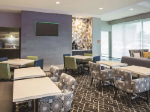 La Quinta Inn & Suites by Wyndham Atlanta South - McDonough Hotels in Henry County