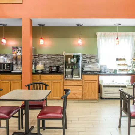 Quality Inn & Suites Columbus West - Hilliard