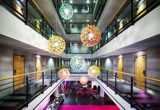 2. 스칸딕 슬루스홀..