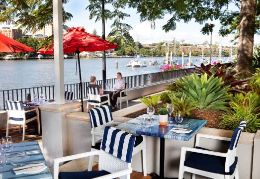 스탬포드 플라자 수영장