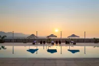 Ramada Encore by Wyndham Statue of Unity - Pools