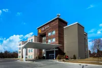La Quinta Inn & Suites by Wyndham Pittsburg Hotels in 