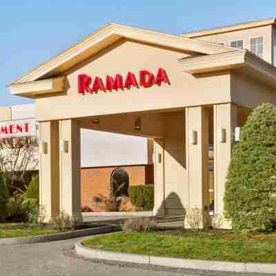 Ramada by Wyndham Lewiston Hotel & Conference Center Hotel Exterior