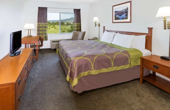 梅德福市中心速8酒店