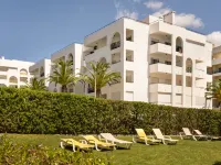 Algarve Treasure Hotels near Albandeira Beach