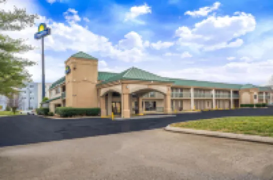 Days Inn by Wyndham Clarksville North