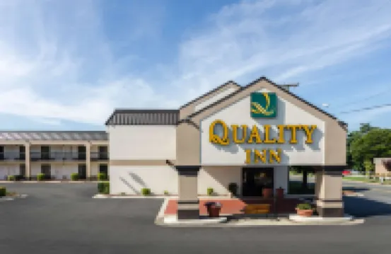 Quality Inn Lynchburg Near University Hotels near Old City Cemetery