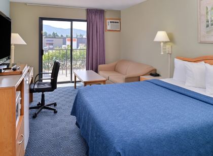 Canadas Best Value Inn and Suites Castlegar