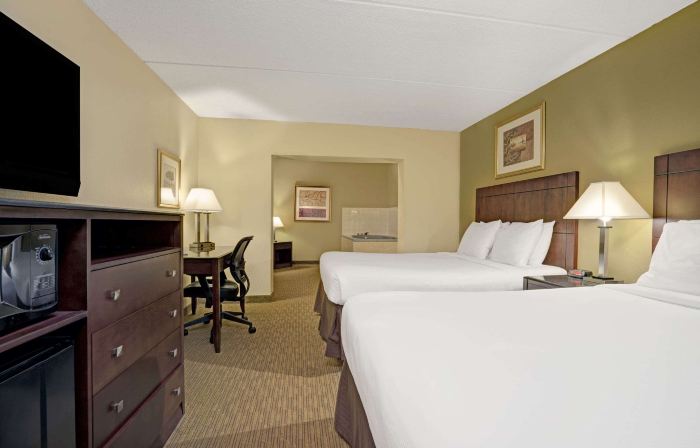 Super 8 by Wyndham Monticello