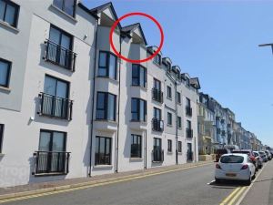 Portrush Penthouse Stunning Harbour & Atlantic Views Only 2 Mins Walk to Harbour & Ramore