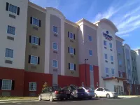 Candlewood Suites Fredericksburg فنادق في Spotsylvania Courthouse