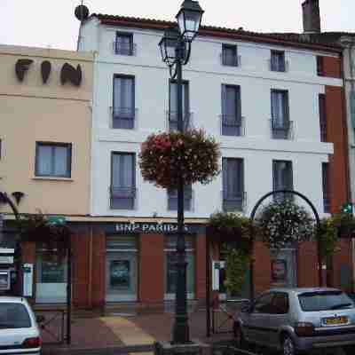 Hôtel- Restaurant Le Chapon Fin Hotel Exterior