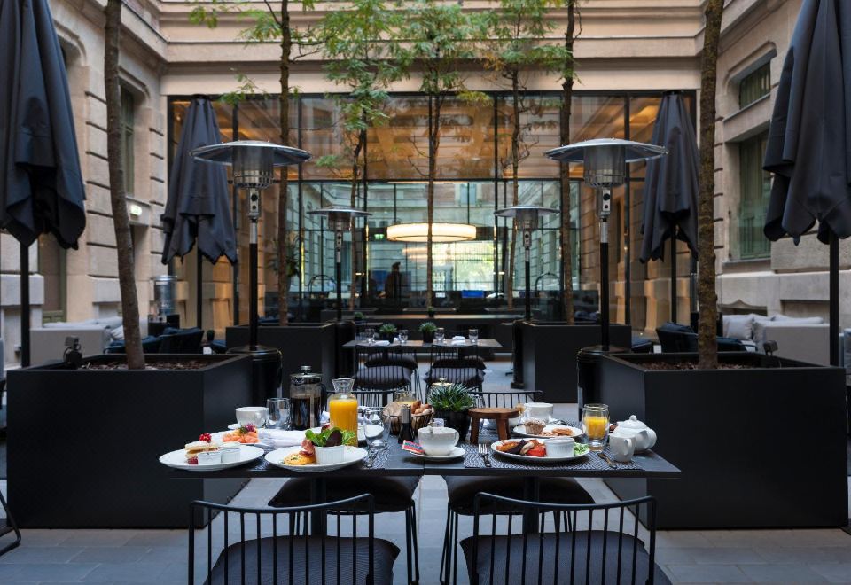 1. 코즈모 호텔 스..