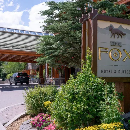 Fox Hotel and Suites