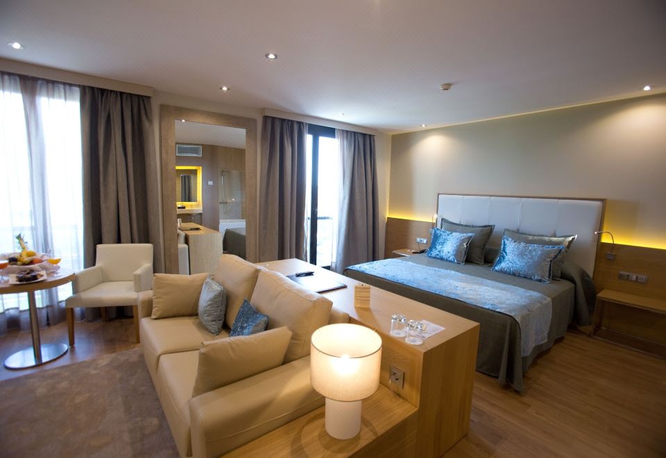 Sevilla Congresos HotelOver view