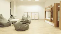 Hostel Folks Отели в г. Братислава