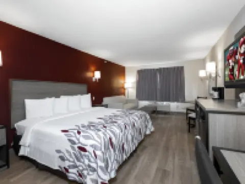 Red Roof Inn Clifton Park Hotels in Clifton Park