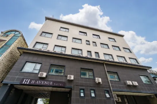 Gangneung Gyeongpo H Avenue فنادق في 
