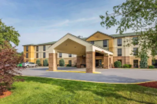 Comfort Inn Duncansville - Altoona Hotels in Blair County