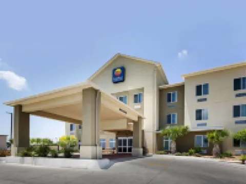 Comfort Inn & Suites Lakeside Hoteles en Eagle Pass
