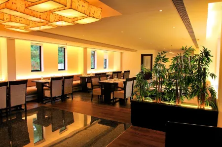 Copper Folia Отели рядом со станцией Railway Station Bus Stop