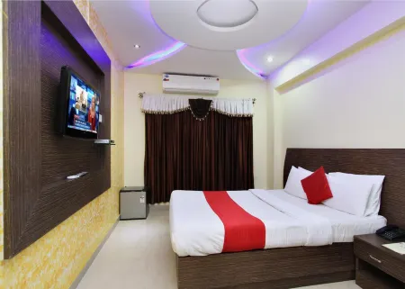 Hotel MB International Отели рядом с достопримечательностью «Чамунди Хилл»