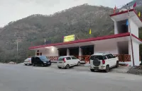Shri Vikram Resort 아쥰 싱 뱀부 너어서리 주변 호텔