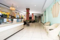 RedDoorz Plus @ Jalan Pumorow Manado Hotel a Tikala