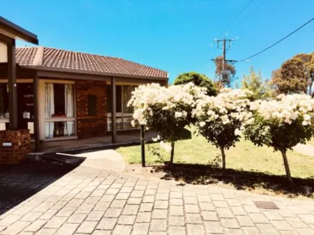 Broadford Sugarloaf Motel Отели в г. Травул