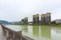 Travel On the Road of Jianmen Pass Apartment (Qingjiang Road)