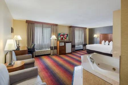Red Roof Inn Fairfield Отели рядом с достопримечательностью «Crown Plaza»
