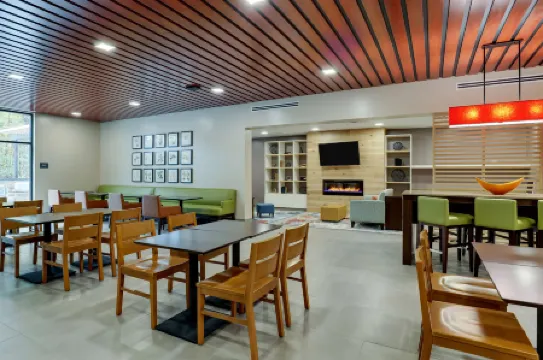 Country Inn & Suites by Radisson, Cumming, GA