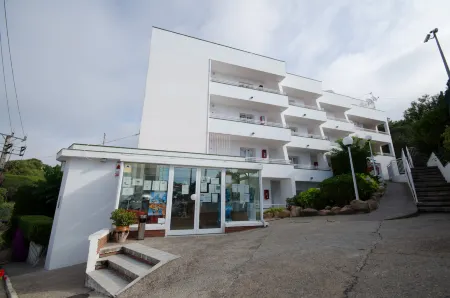 Apartaments Els Llorers Отели в г. Ллорет-де-Мар