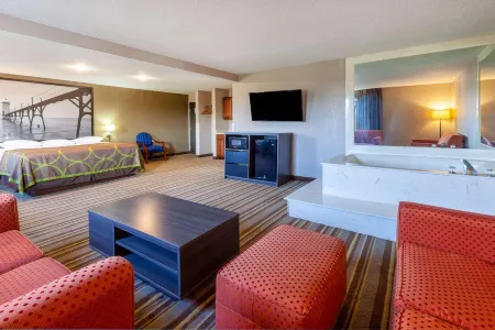 Super 8 by Wyndham Roseville/Detroit Area