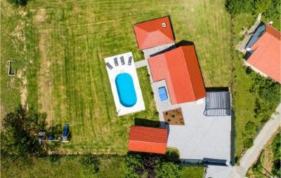 Three-Bedroom Holiday Home Nice Home in Stubicke Toplice with 3 Bedrooms, Outdoor Swimming Pool and Heated Swimming Pool Photo