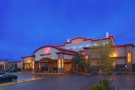 Century Casino & Hotel Edmonton Отели рядом с достопримечательностью «Art Gallery of Alberta»