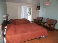 Baybreeze Restaurant and Motel